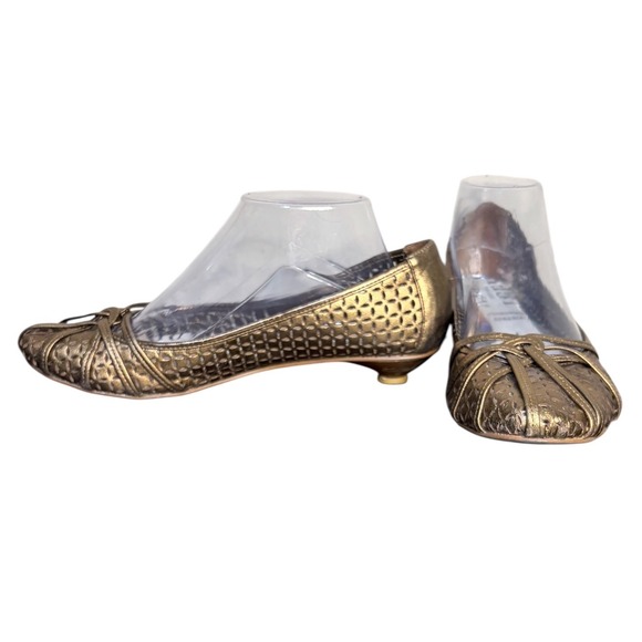 Jeffrey Campbell Shoes - Jeffrey Campbell Bronze Metallic Kitten Heel Perforated Leather Women's Size 8.5
